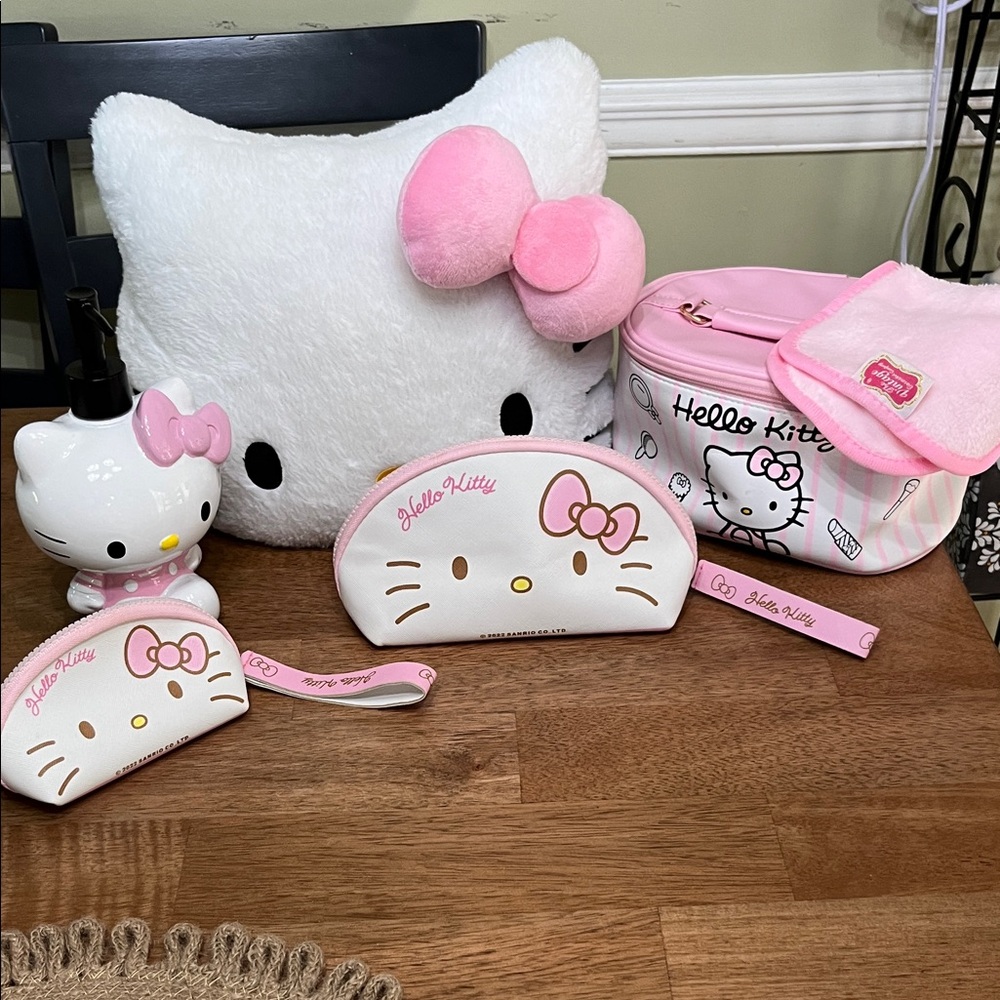 Hello Kitty Pink and White Collection